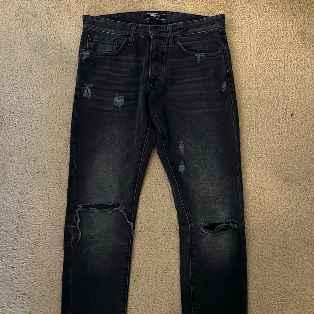 Men’s Forever 21 Distressed Jeans